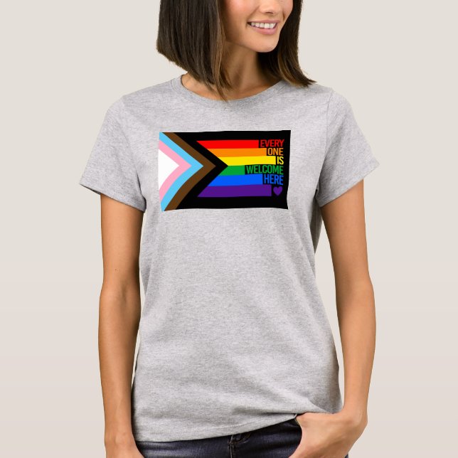 Everyone is Welcome Here (Progress Pride) Flag T-Shirt (Vorderseite)