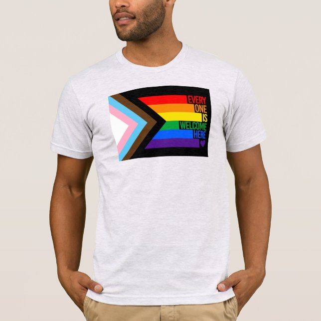 Everyone is Welcome Here (Progress Pride) Flag T-Shirt (Vorderseite)