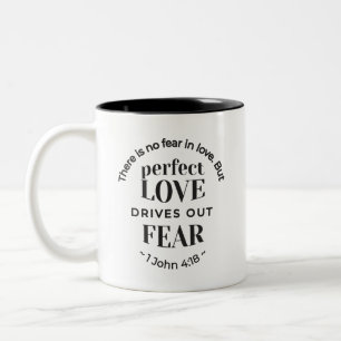 Ewige Liebe - 1 John 4:18 Biokunst Zitat Kunst Zweifarbige Tasse