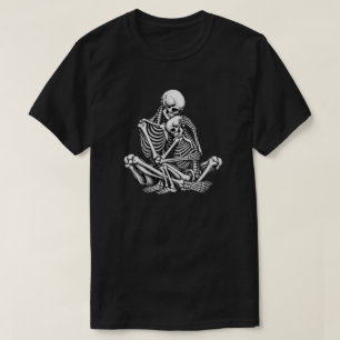 Ewige Liebe umarmendes Skelett-Paar Gothic T-Shirt