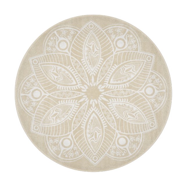 Exotic White Mandala auf Beige Hintergrund Schneidebrett (Vorderseite)