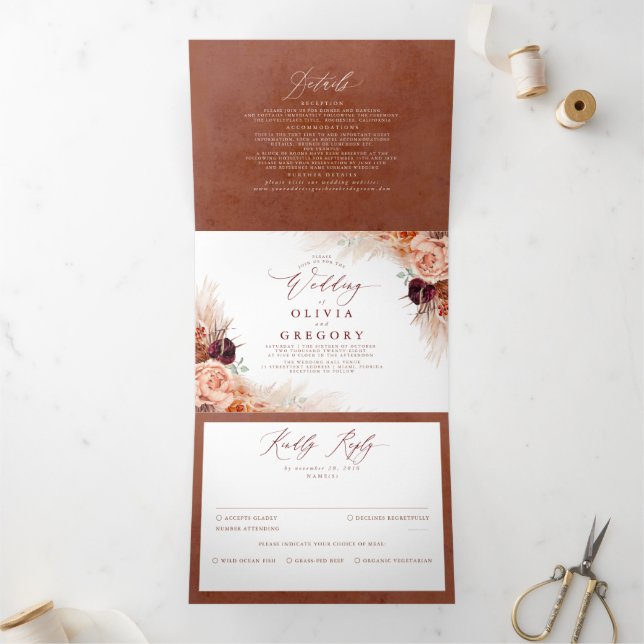 Exotische Hochzeit mit Terracotta-Blume und Pampas Dreifach Gefaltete Einladung (Innenseite)