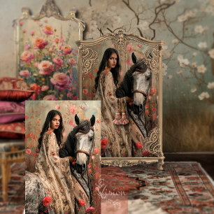 Exotisches Boho-Mädchen auf einem Pferd Florale Vo Seidenpapier