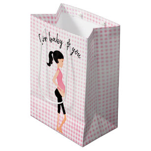 Expectant Mother on Pink Gingham Mittlere Geschenktüte
