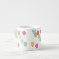 ballons autour de la tasse