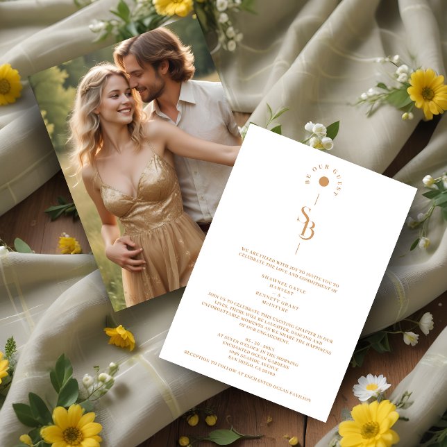 Exquisite Chic Minimalist Gold Wedding Initials Einladung (Exquisite Chic Minimalist Gold Effect Wedding Initials Invitation Card.)