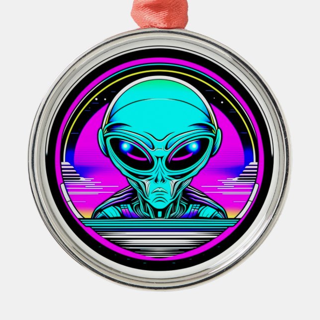Extra-Terrestriale Alien mit einem UFO Ornament Aus Metall (Vorne)
