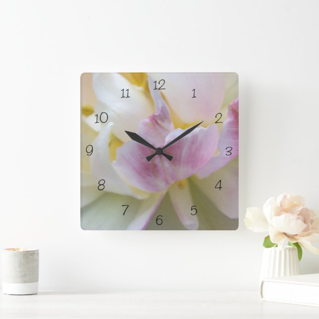 Extravagant Weiß und Rosa Tulip Quadratische Wanduhr (Zuhause)