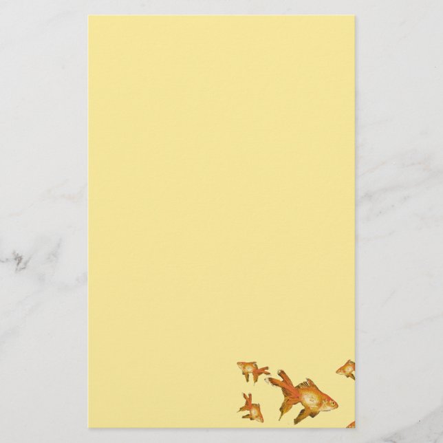 extravagante Goldgoldfishschwimmen im Aquarium Briefpapier (Vorderseite)