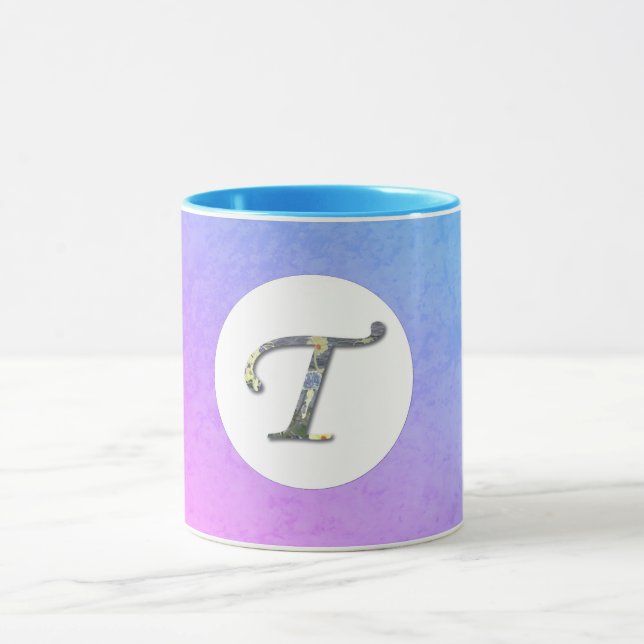 Extravaganter Blumenbuchstabe T blau und lila Tasse (Zentrum)