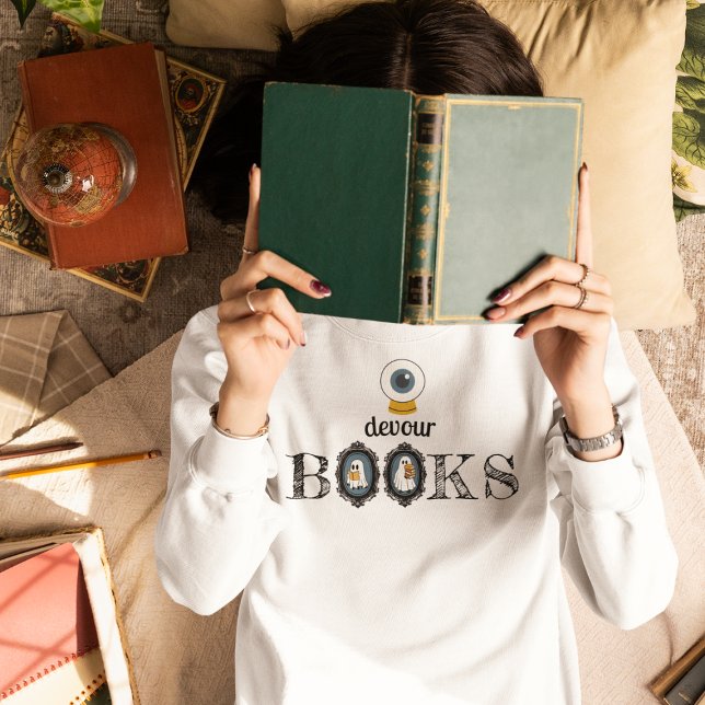 "Eye" Devour Books - Gespenster lesen Sweatshirt (This item is for display purposes only to illustrate the design element. )
