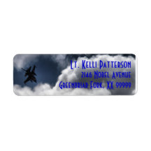 F-16 Falcon in der Wolkenkratzer-Linie 3