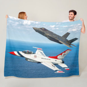 F-16C-KAMPFFIL UND F-35A-BELEUCHTUNG II FLEECEDECKE