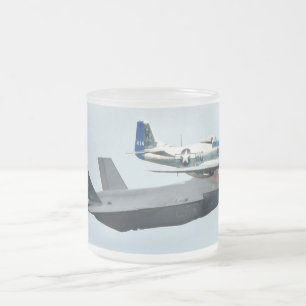 F-35 Kampfjet mit P-51 Mustang Mattglastasse