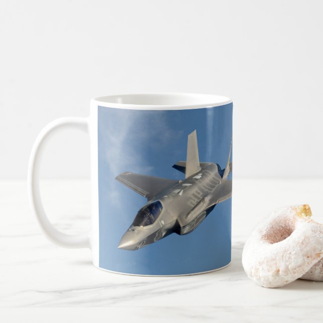 F-35 Lightning II Panther Jet Fighter in Sky Kaffeetasse (Mit Donut)