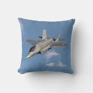 F-35 Lightning II Panther Jet Fighter in Sky Kissen