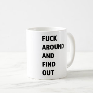 F Um und um die weiße Tasse herausfinden