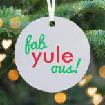 Fab Weihnachten Ous | Fabulous Christmas Stylish F Ornament Aus Metall<br><div class="desc">Fab Weihnachten ous! Ein fantastisches Zitat-Weihnachtsbaumschmuck in moderner Typografie in fröhlichem Rot und Grün auf hellblau grauem Hintergrund in einem modernen minimalistischen Stil! Das Gegenteil ist in einer komplementären Farbe,  der Name und das Jahr können für einen wunderbaren Weihnachtsschmuck leicht personalisiert werden!</div>