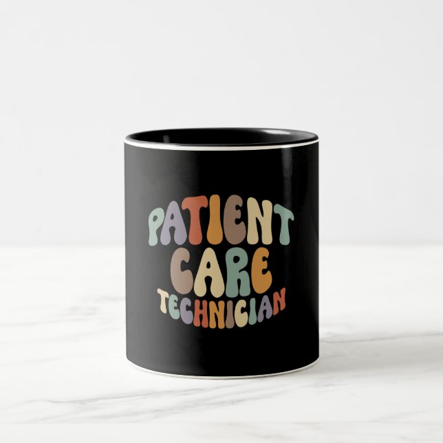 Facharzt für Patientenbetreuung Zweifarbige Tasse (Mittel)