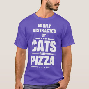 Facile À Distraire Par Chats Et T-Shirt De Pizza