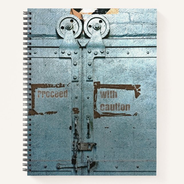 Fahren Sie mit der Vorsicht blau-grauen Industriet Notizbuch (Vorderseite)