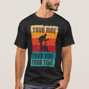 Fahren Sie mit Ihrem Rad durch die Stadt T-Shirt