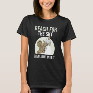 Fahren Sie zum Himmel und steigen Sie dann in den T-Shirt