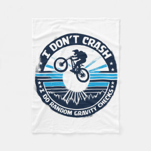 Fahrrad T-Shirt Ich stürze nicht ab Ich mache zufä Fleecedecke