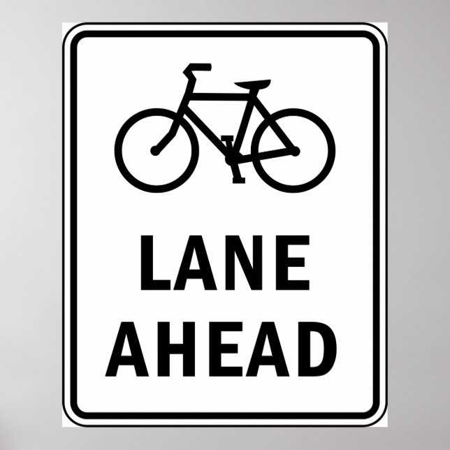 Fahrradbahn vor dem Schild Straßenverkehrssicherhe (Vorne)
