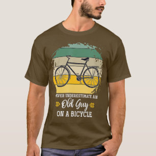 Fahrradfahrer, die müde sind, unterschätzen nie ei T-Shirt