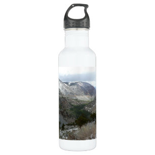 Fahrt durch die schneebedeckten Berge der Sierra N Edelstahlflasche