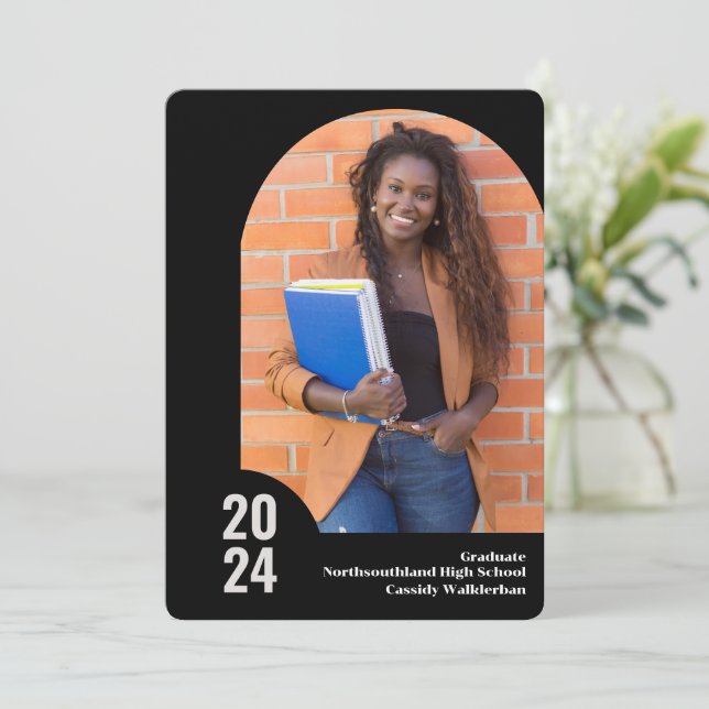 Faire-part de graduation photo Arch moderne (Debout devant)