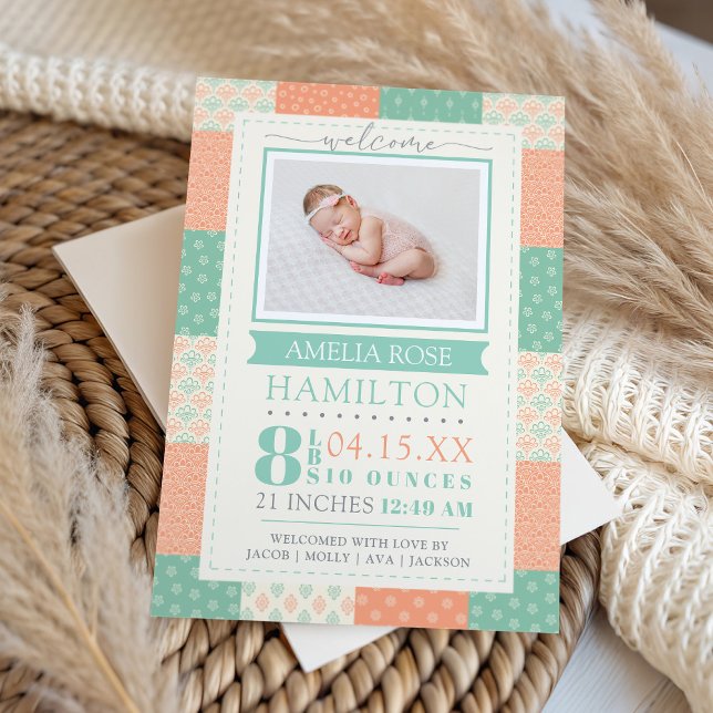 Faire-part de naissance de surface composée neutre (Green and Salmon Photo Neutral Quilt Birth Announcement)