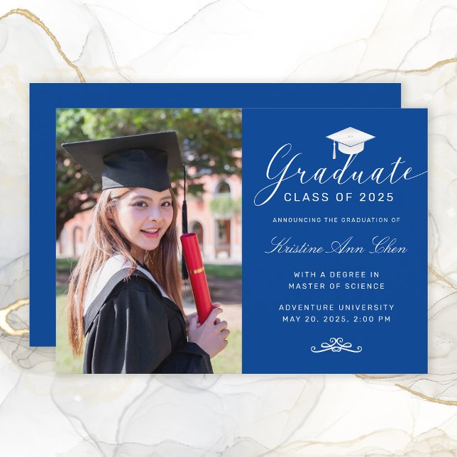 Faire-part Élégant Bleu Royal Blanc Script Photo Remise de Di (Elegant Royal Blue White Script Cap Photo Graduation Announcement)