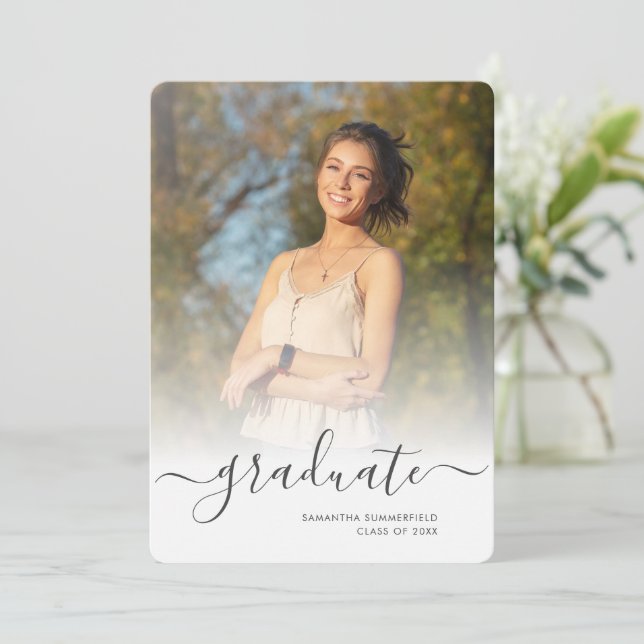 Faire-part Graduation 2025 Simple 2 Photos Grad (Debout devant)