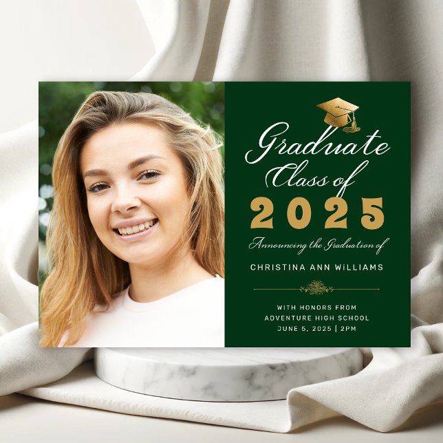 Faire-part Graduation Photo Green Gold Script Classe de 2025 (Green Photo Graduation Announcement with Gold and White Script)