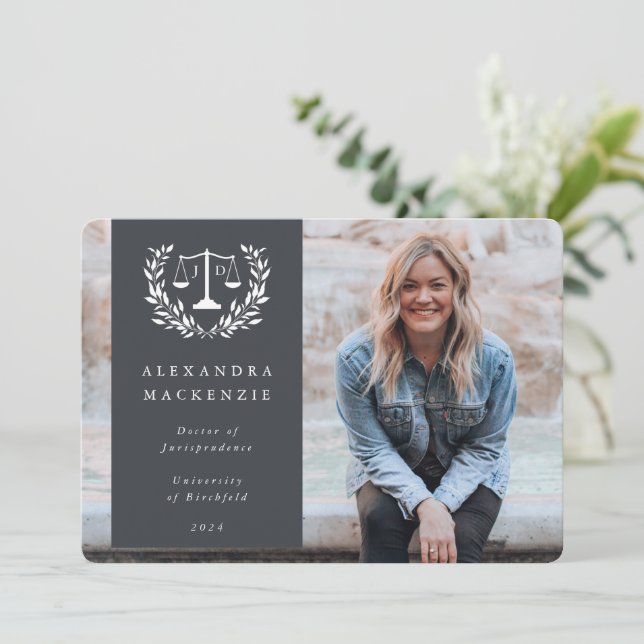 Faire-part Gris + Blanc JD Law Scales Laurel Wreath Photo (Debout devant)