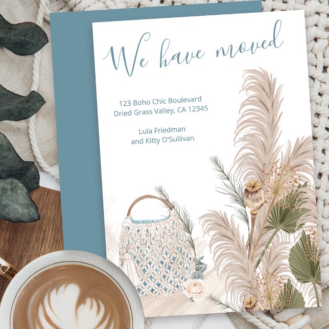 Faire-part Nous avons déplacé Boho Chic Macrame Pampas Grass  (Boho moving announcement postcard with macrame bag, pampas and dried palm)