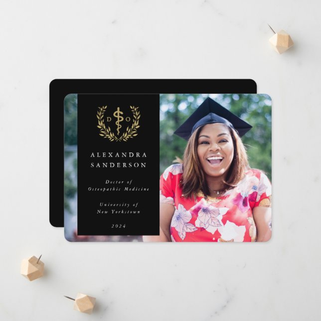 Faire-part Photo Black + Gold Doctor of Osteopathic Medicine (Devant/Arrière en situation)