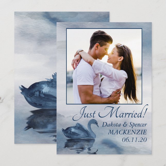 Faire-part Reflets de lac | Photo de mariage Dusty Blue Swan (Devant / Derrière)