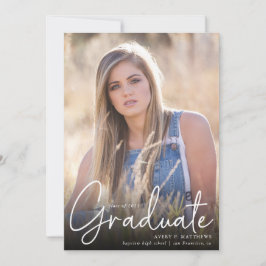 Faire-part Trendy Script Overlay Trois Diplôme Photo
