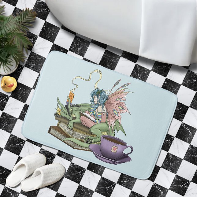 Fairy Dragon liest Tee Freundschaft  Badematte (Von Creator hochgeladen)