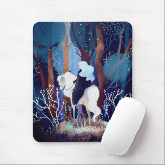Fairy Lady in einem Schwarzen Kap Mousepad
