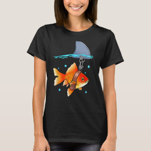 Fake Shark Fin Funny Goldfish Meerestiere T-Shirt