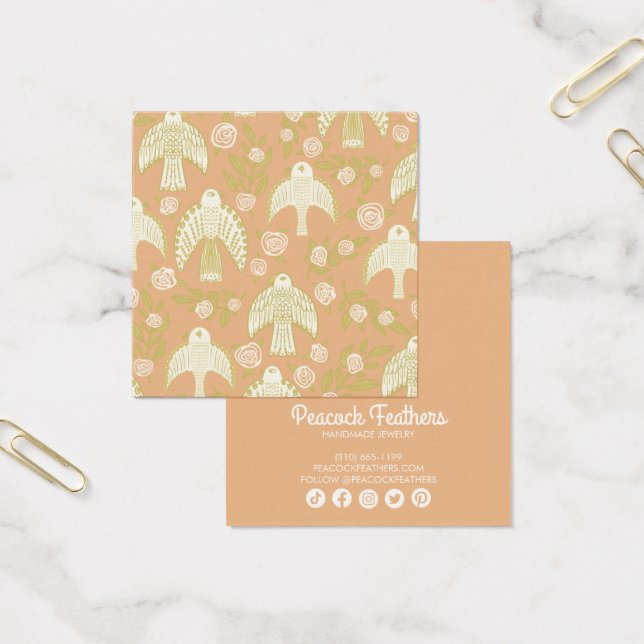 Falcons et Roses portant collier bijouterie (Bureau)