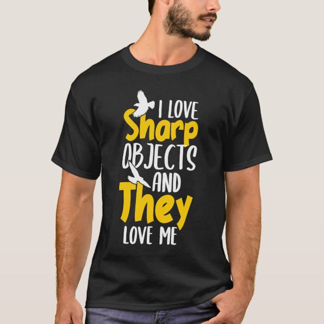 Falcony Sharp Objects Falknerornithologie T-Shirt (Vorderseite)