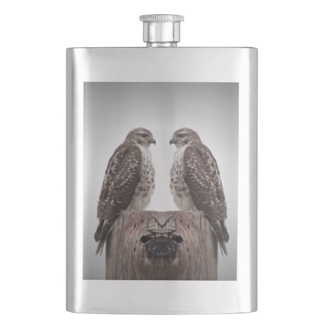 Falken auf einem Posten Flachmann (Vorderseite)