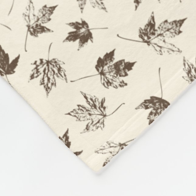 Fall Ahorn Verlasse auf Creme - nahtloses Muster. Fleecedecke (Ecke)