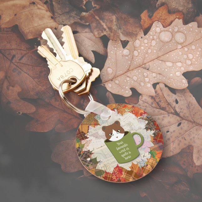 Fall Break Cat Schlüsselanhänger (A Fall Break Cat Keychain is on the ground.)