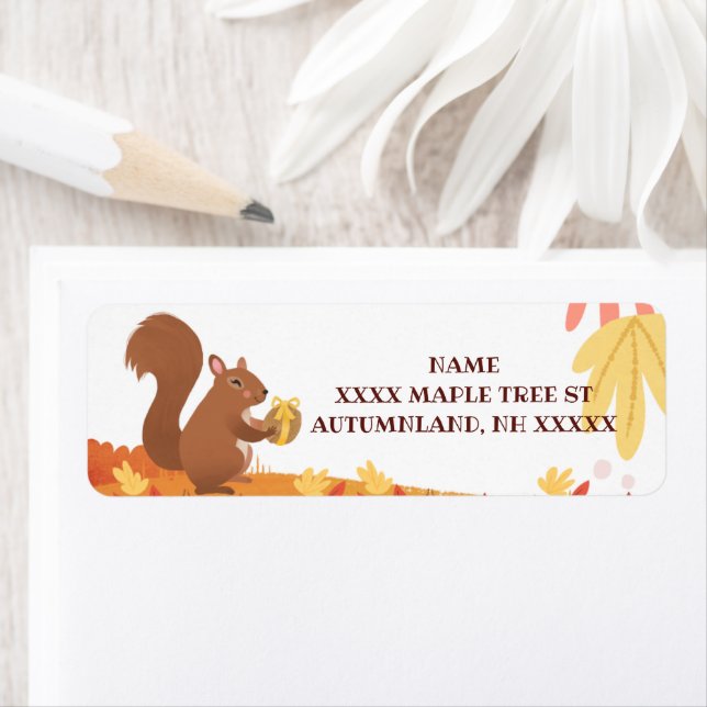 Fall-Eichhörnchen mit Nut and Herbstlaubs Label (Insitu)